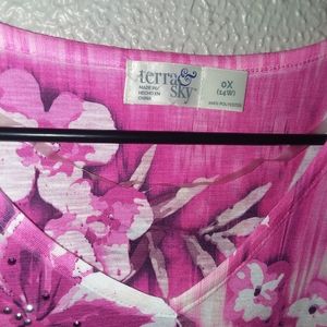 Tops - Beautiful Pink Flower Blouse Tops - Beautiful Pink Flower Blouse